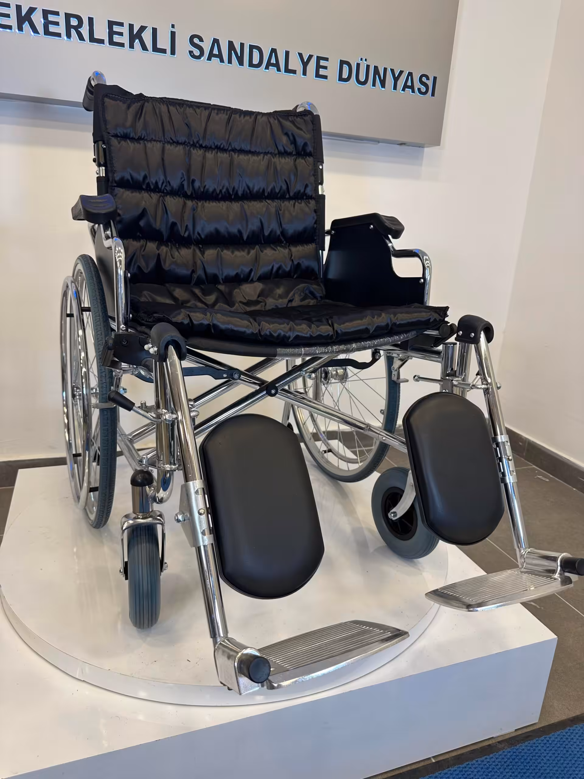 Freely 951AC Geniş Manuel Tekerlekli Sandalye
