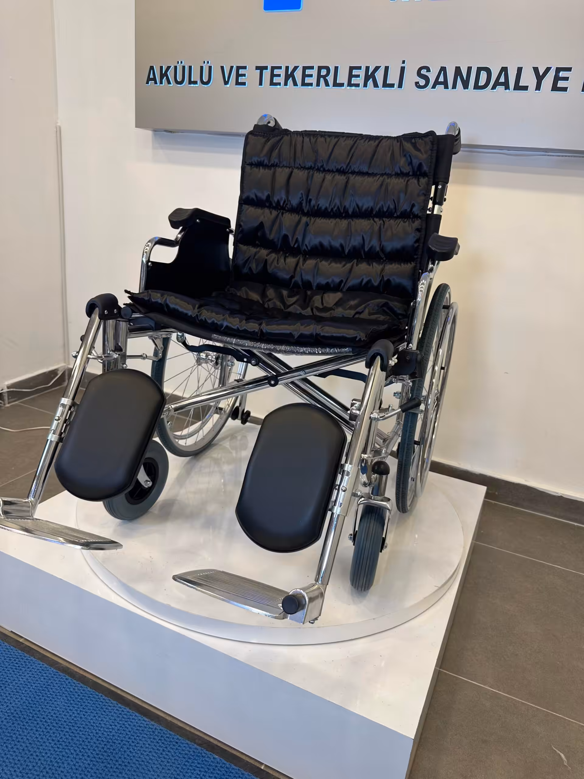 Freely 951AC Geniş Manuel Tekerlekli Sandalye