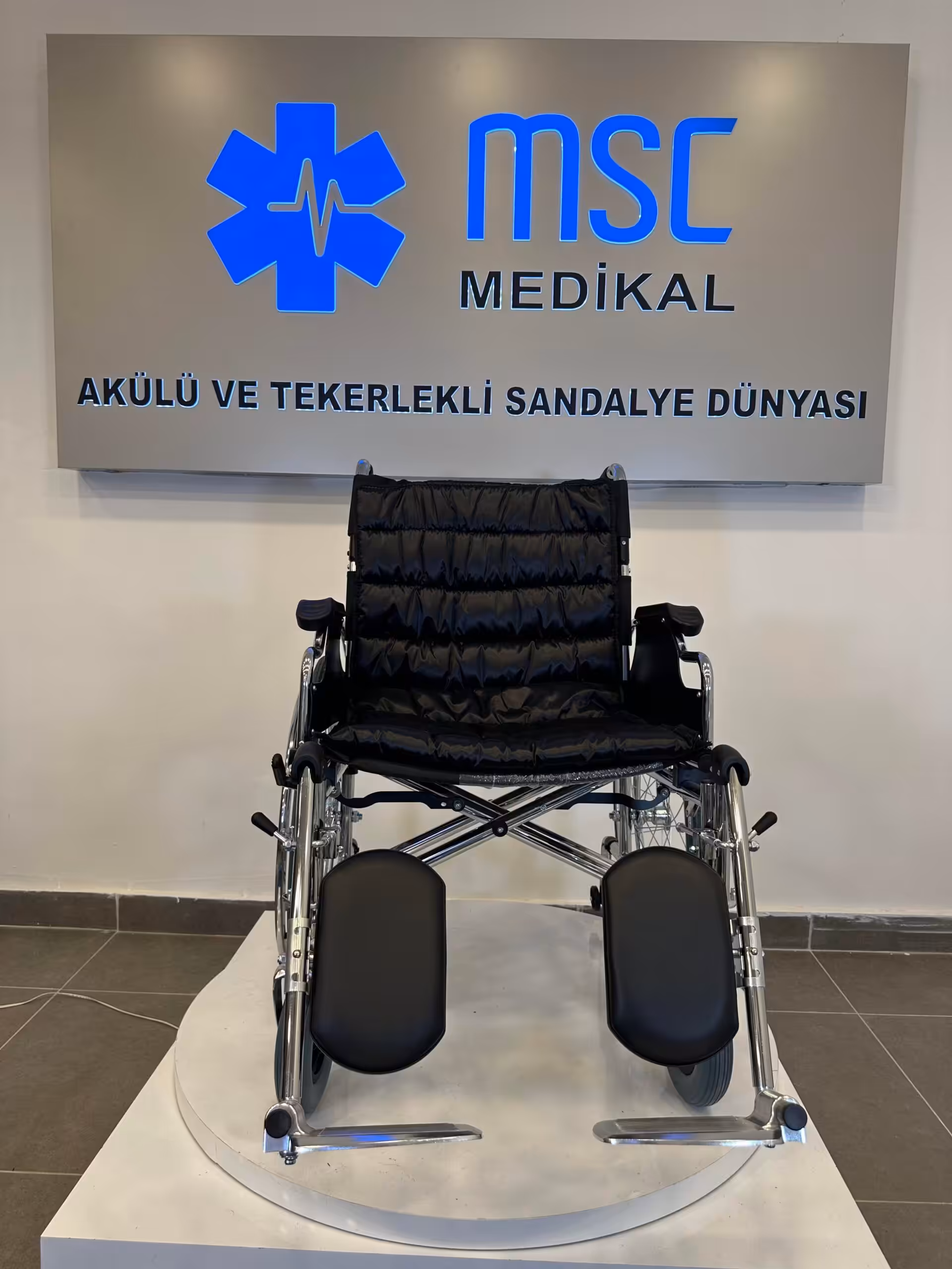 Freely 951AC Geniş Manuel Tekerlekli Sandalye
