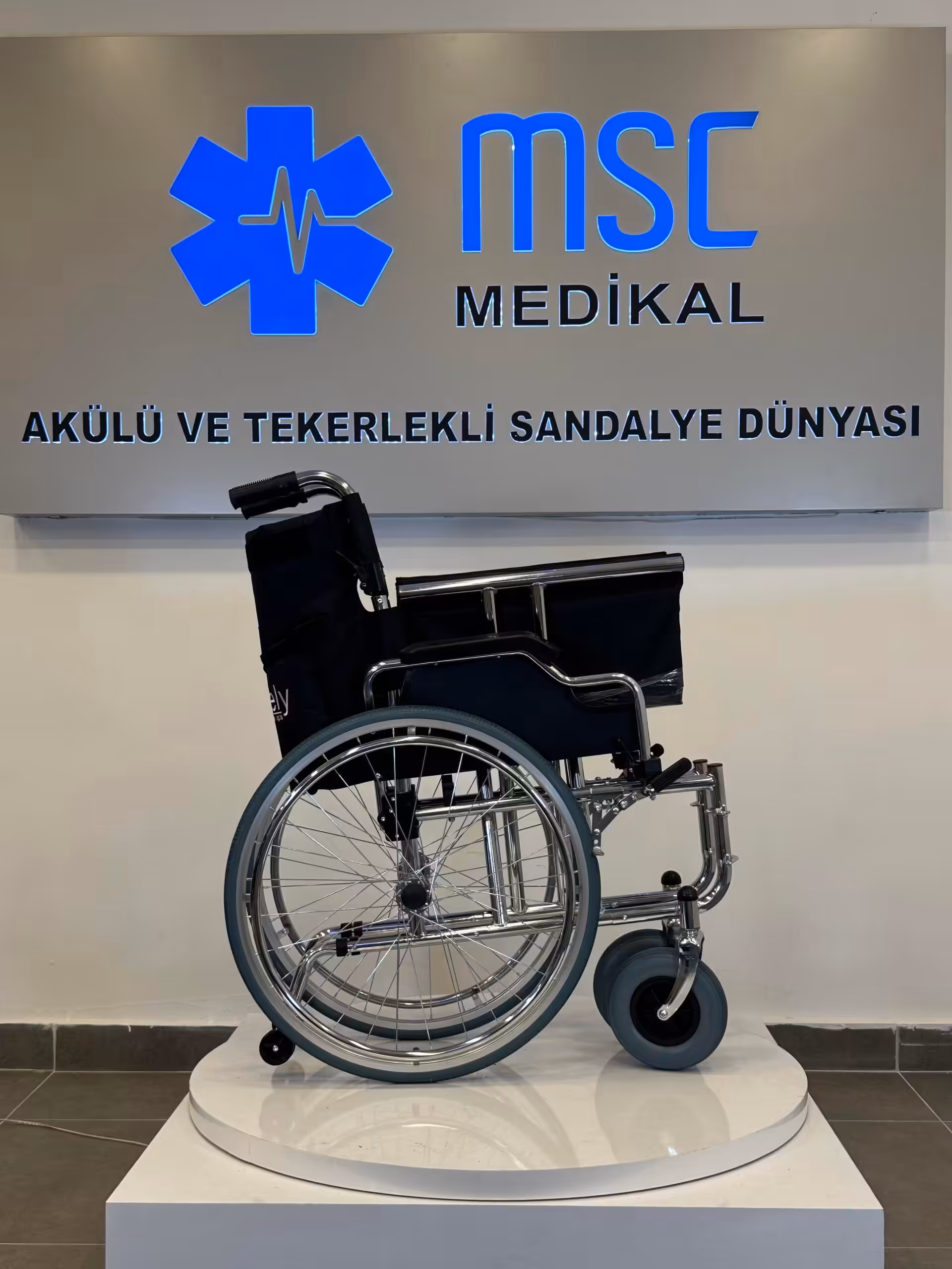 Freely 951AC Geniş Manuel Tekerlekli Sandalye