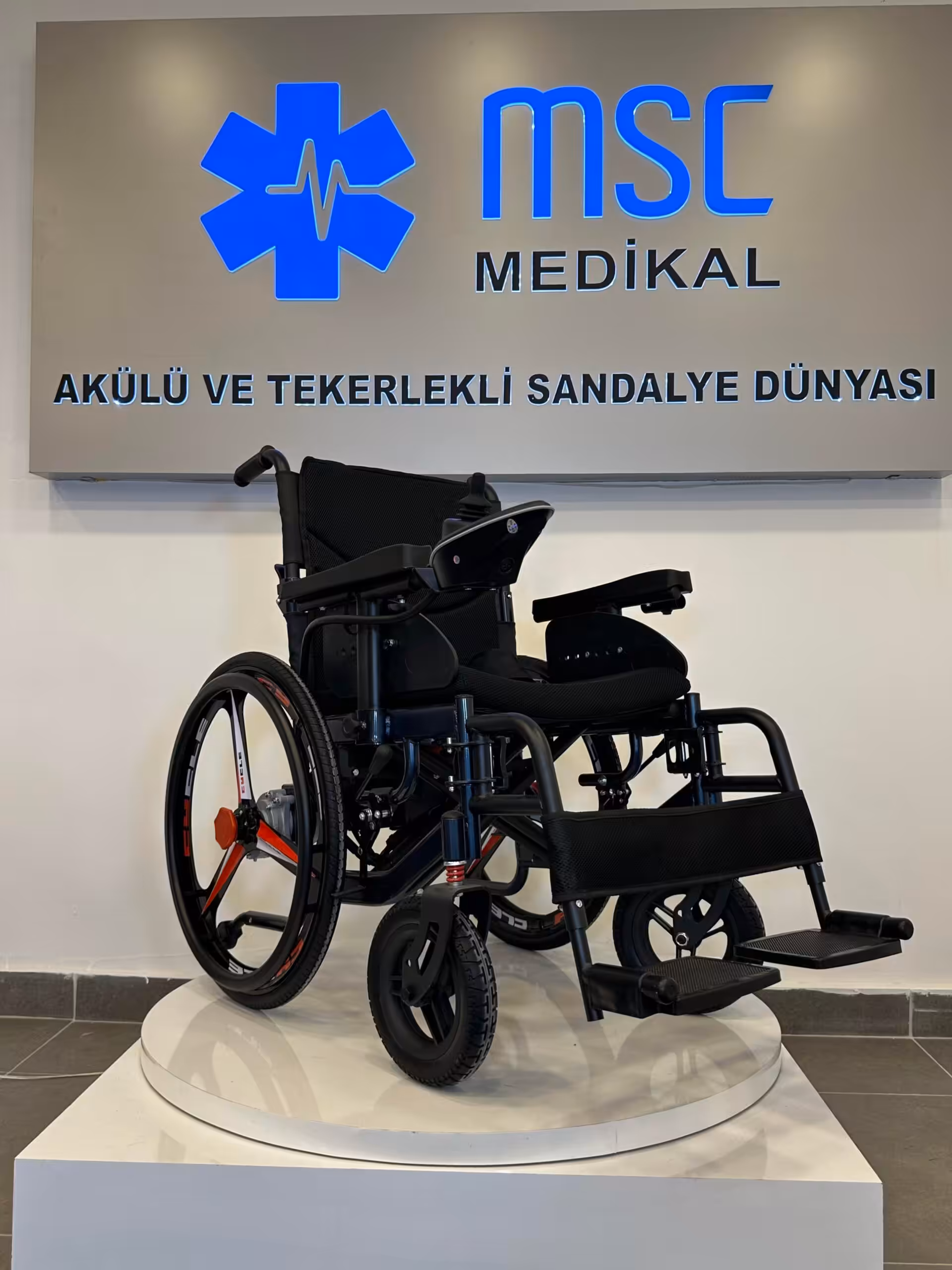 Freely As160 Geniş Akülü Tekerlekli Sandalye