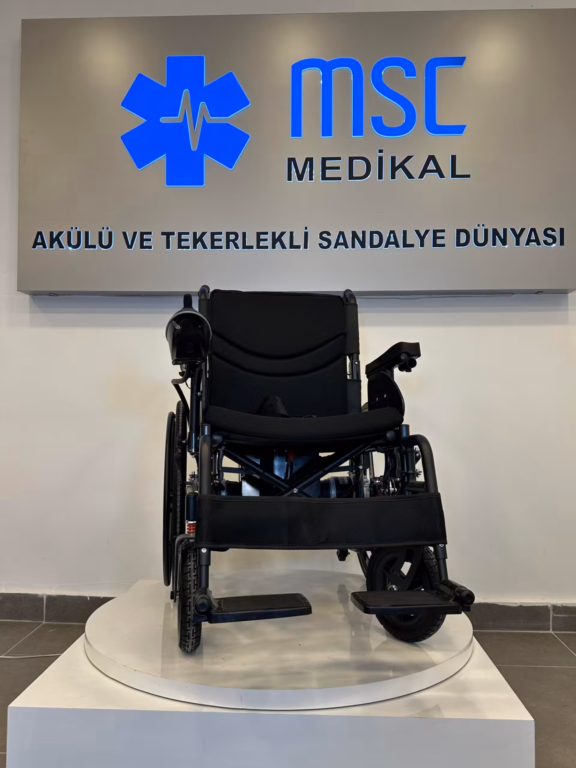 Freely As160 Geniş Akülü Tekerlekli Sandalye