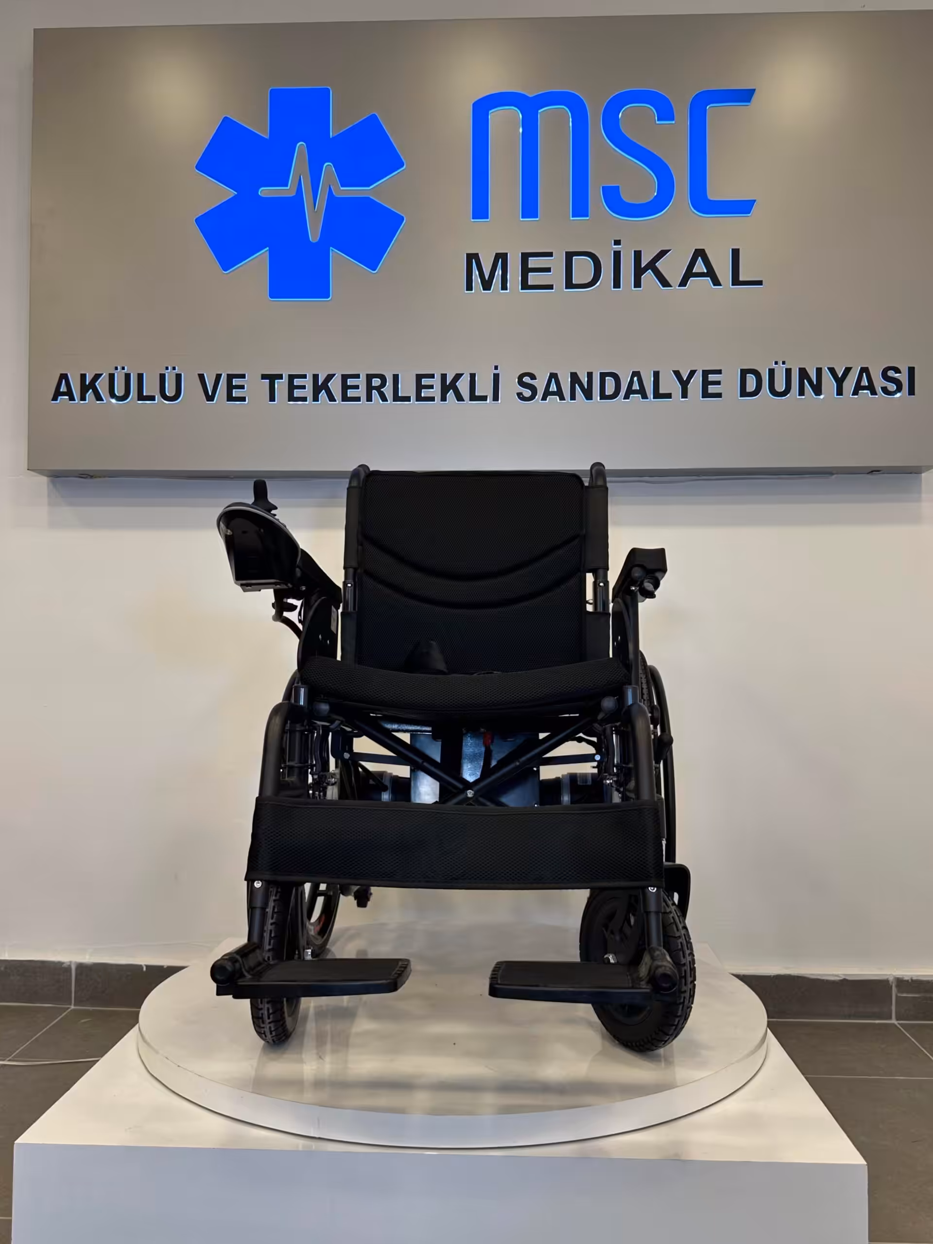 Freely As160 Geniş Akülü Tekerlekli Sandalye