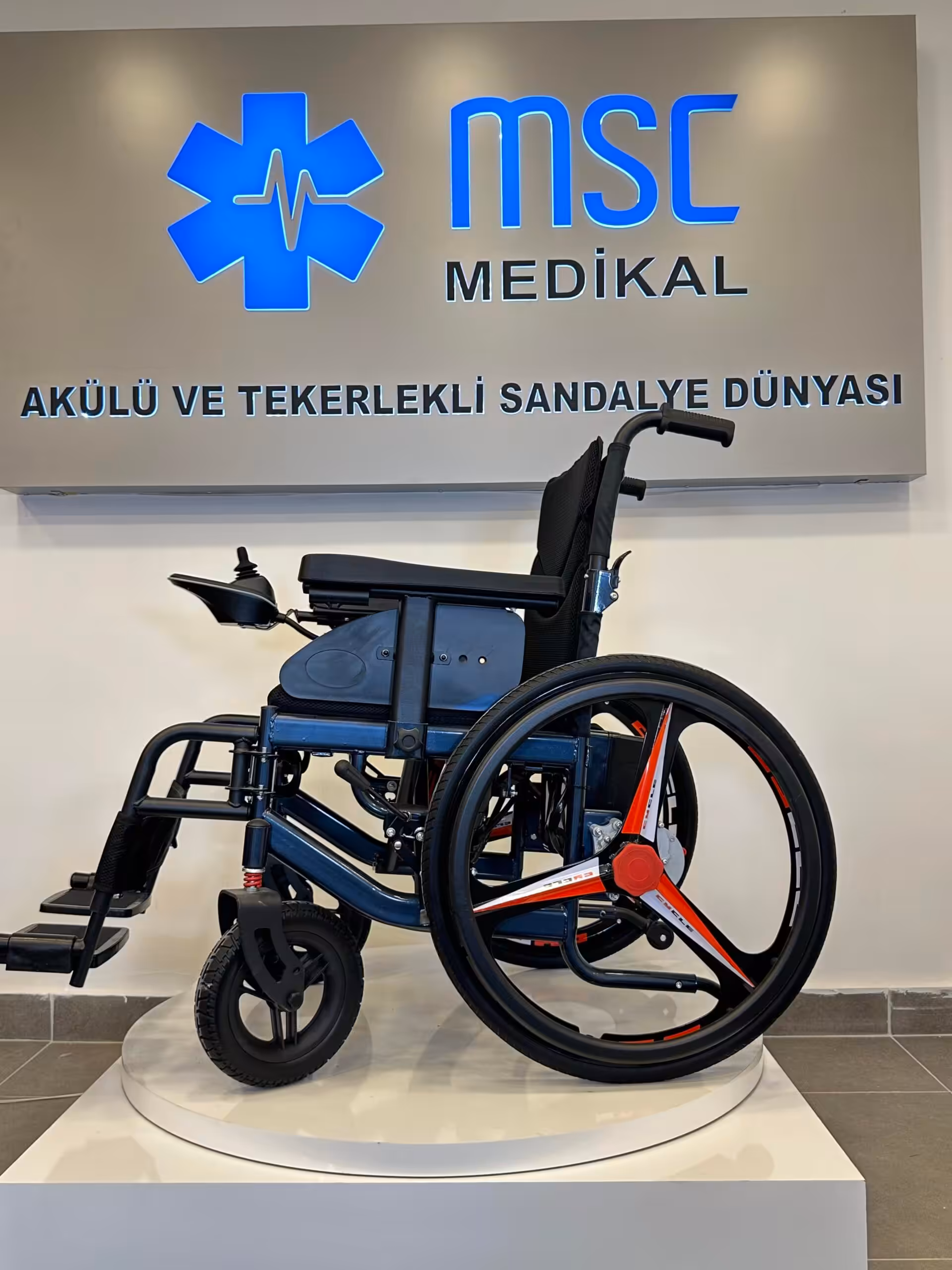 Freely As160 Geniş Akülü Tekerlekli Sandalye
