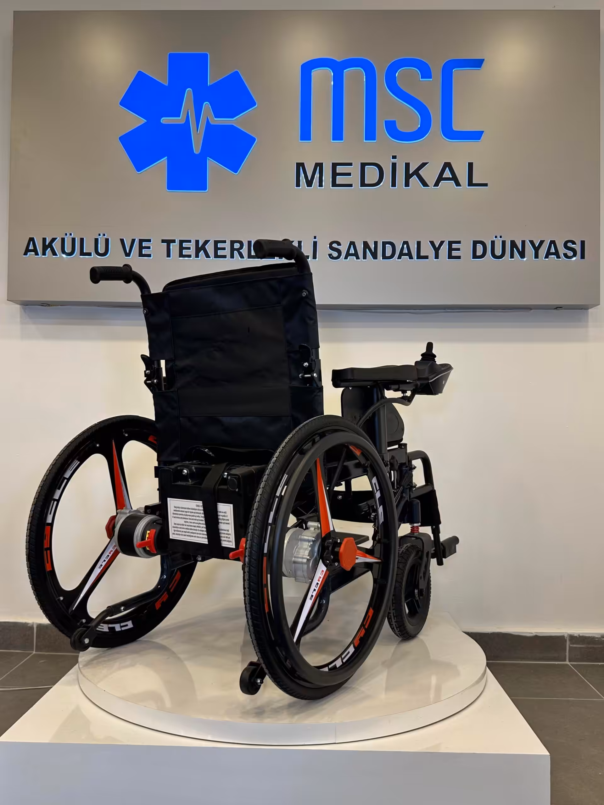 Freely As160 Geniş Akülü Tekerlekli Sandalye