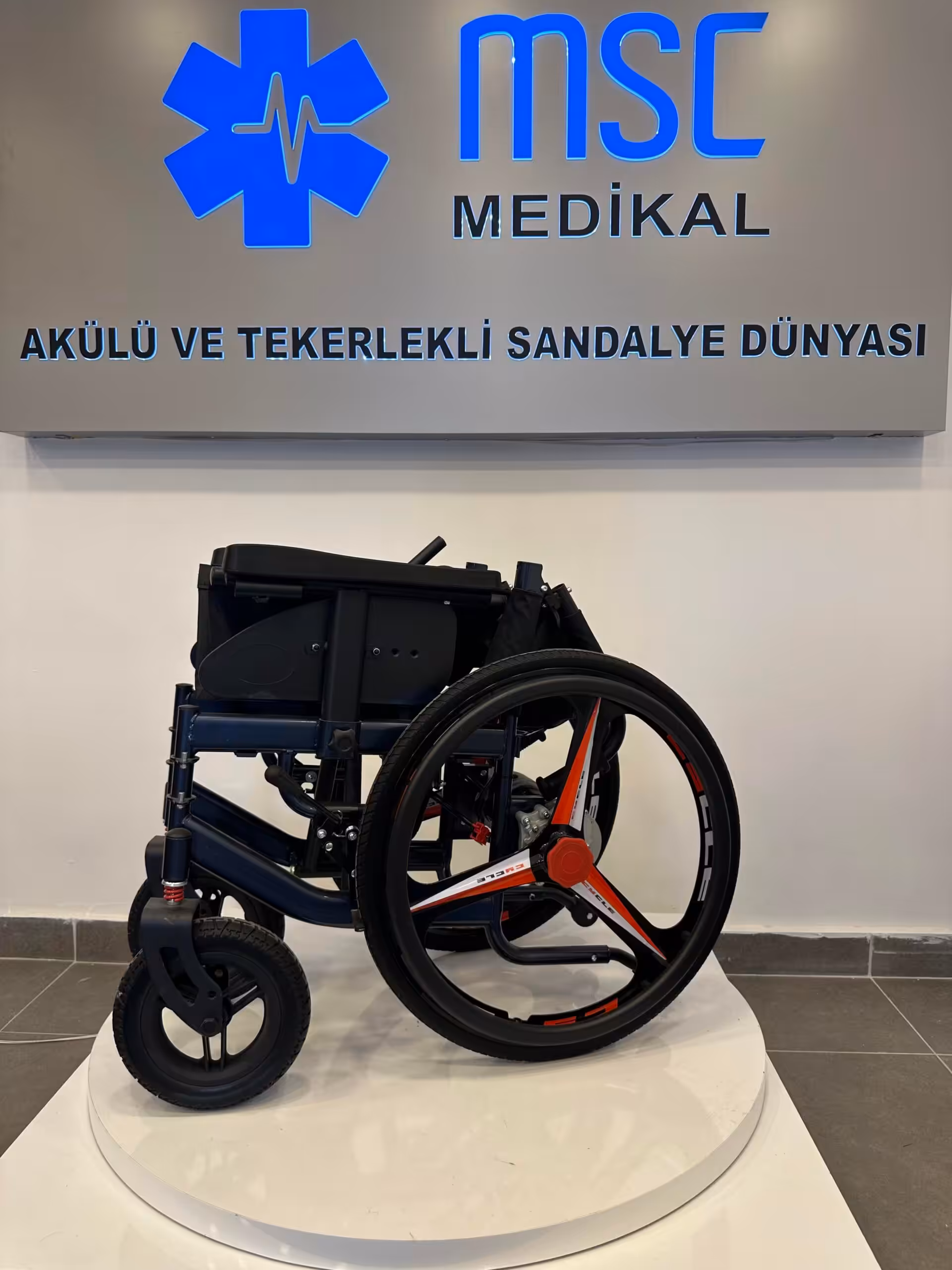 Freely As160 Geniş Akülü Tekerlekli Sandalye
