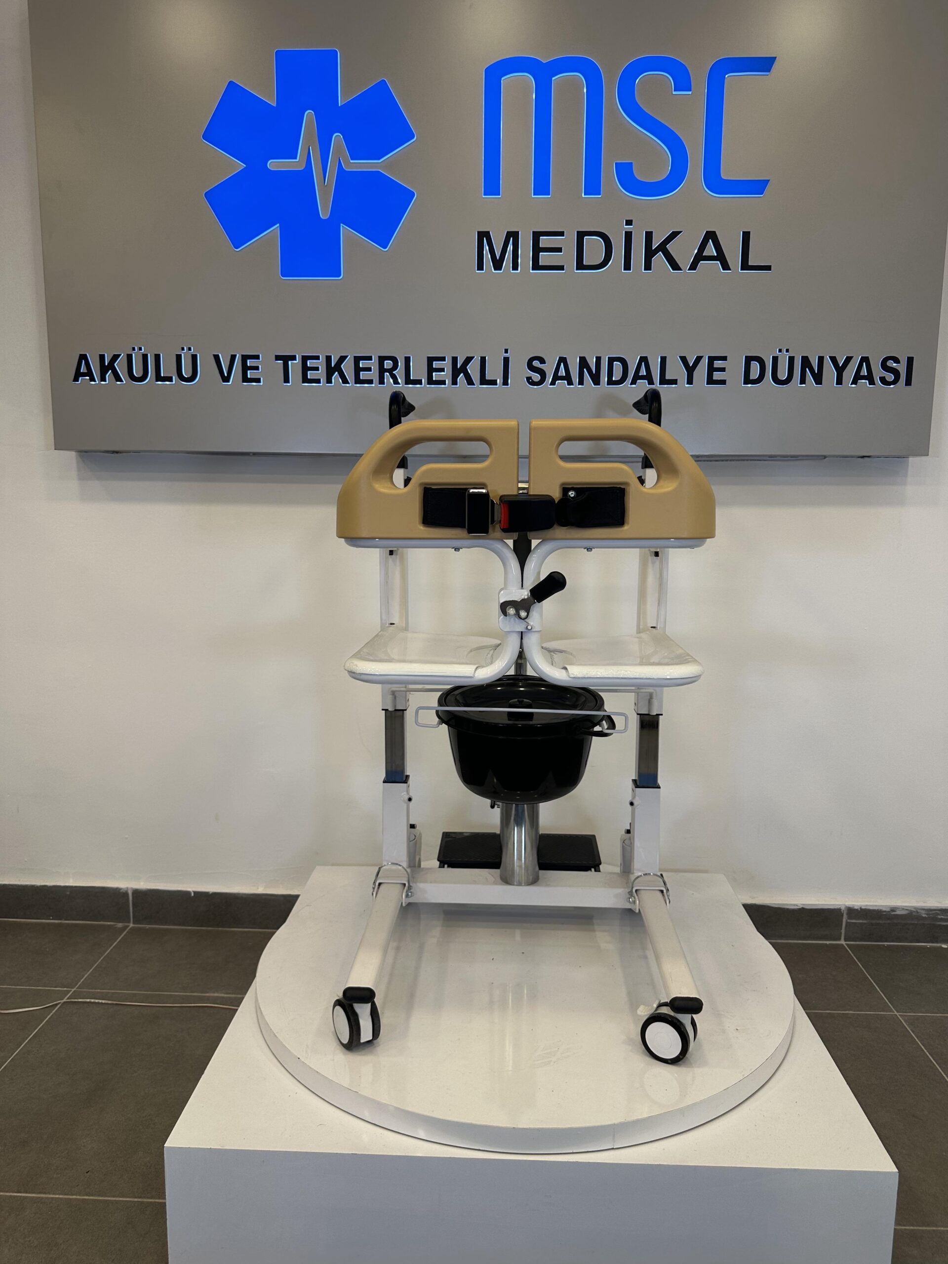 Golfi G560 Hidrolik Klozetli Transfer Sandalyesi