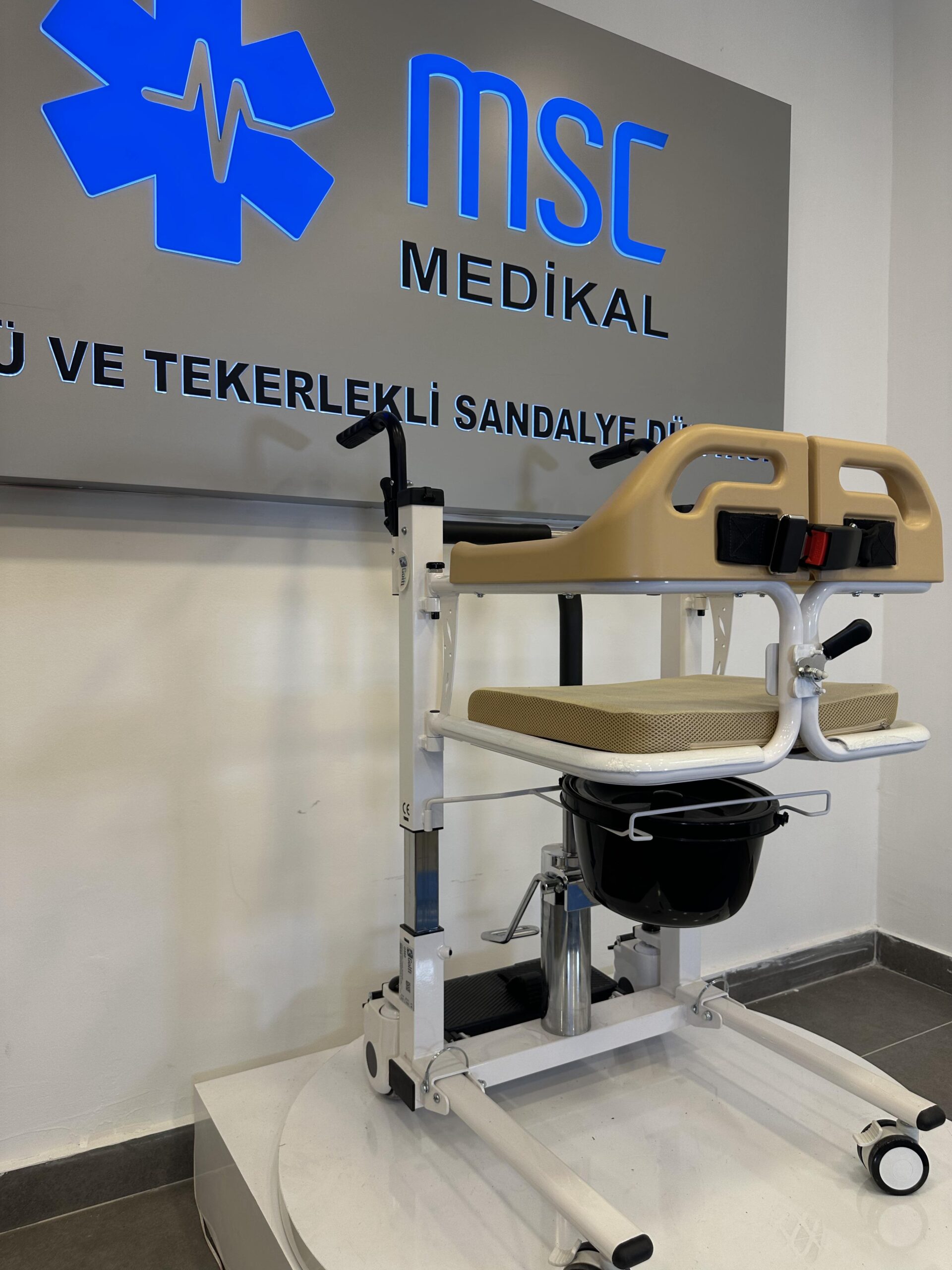 Golfi G560 Hidrolik Klozetli Transfer Sandalyesi