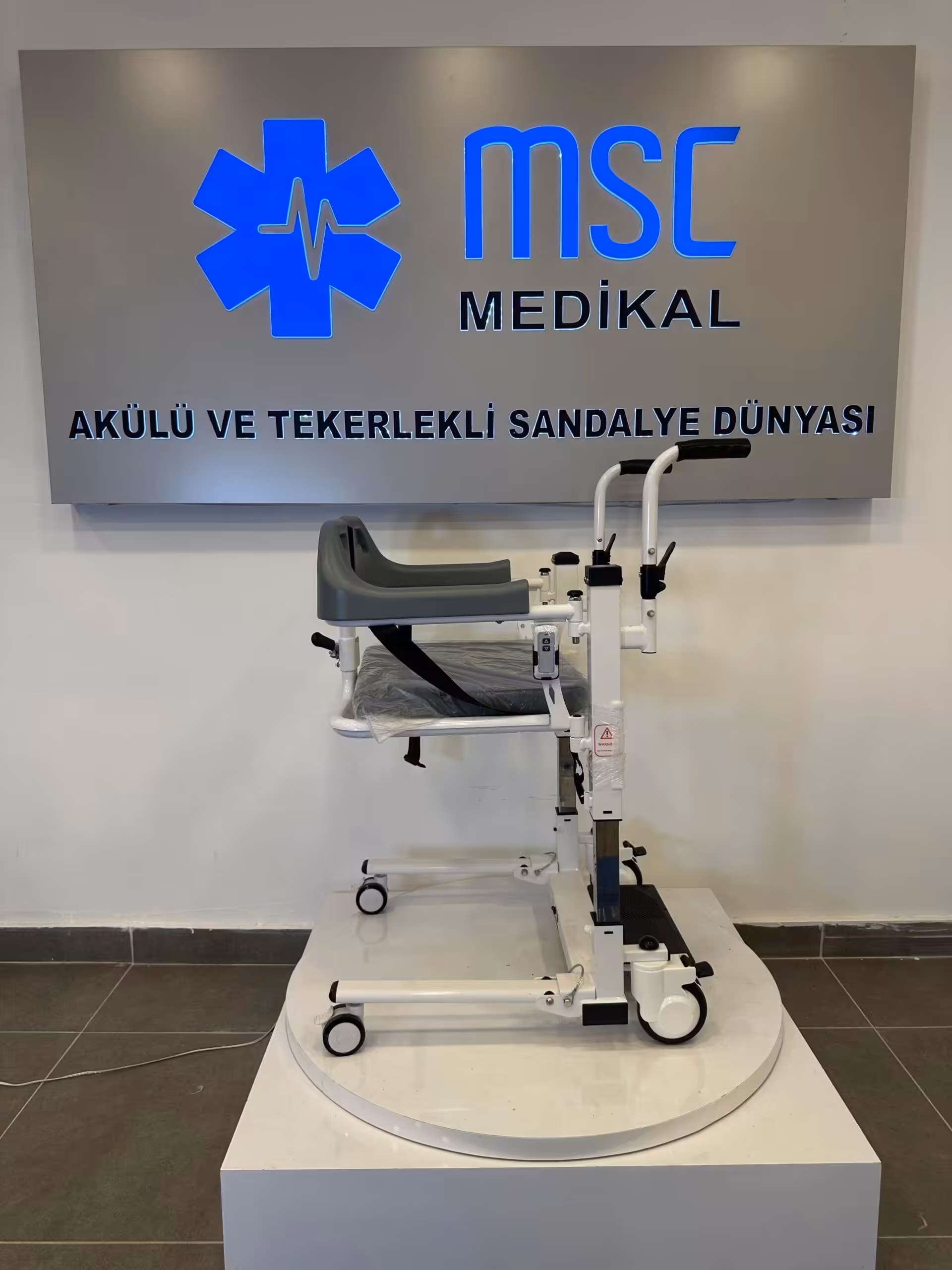 Golfi G570 Elektrikli Klozetli Transfer Sandalyesi