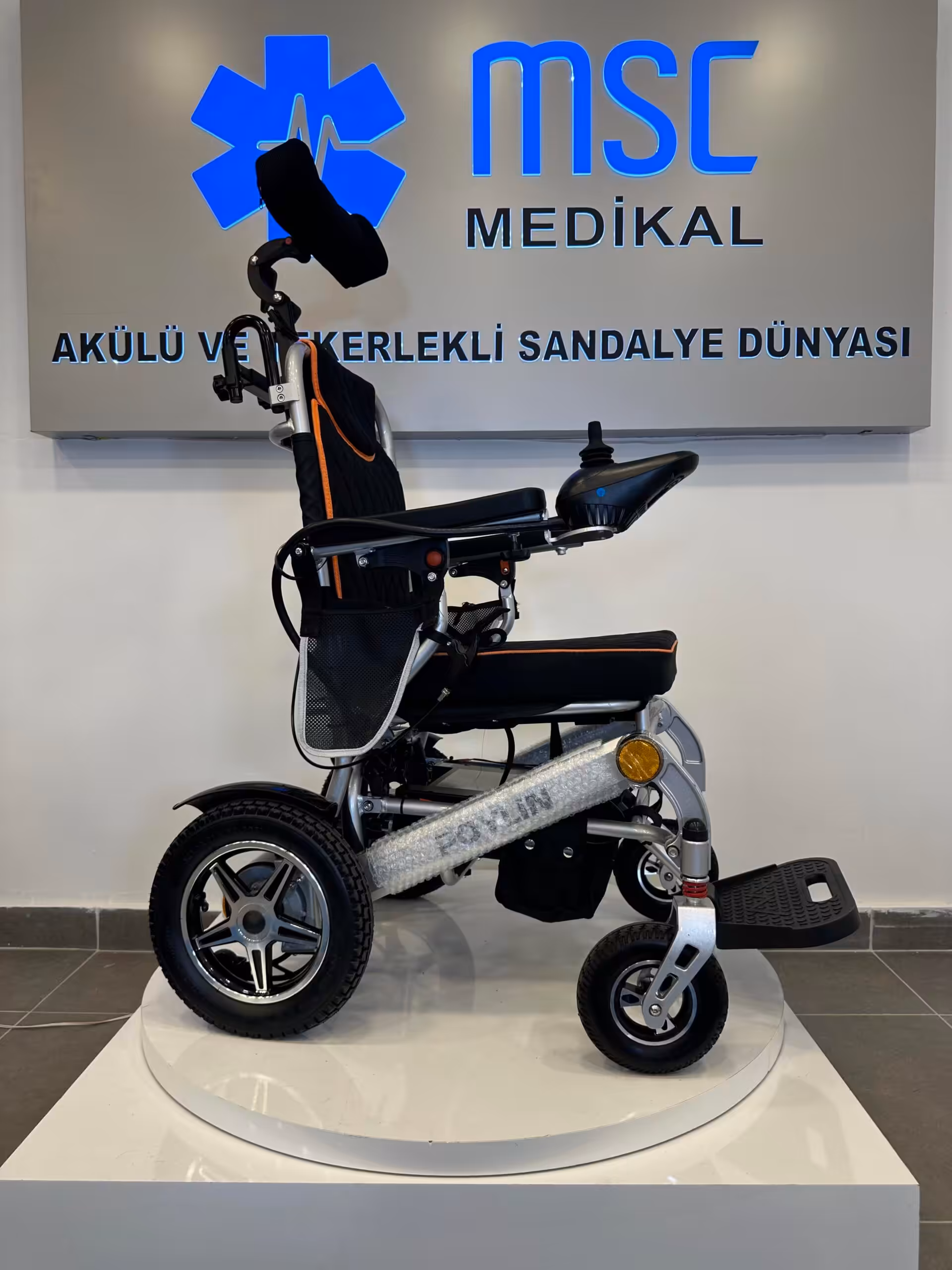 Poylin P206 Ultra Hafif Katlanabilir Akülü Sandalye