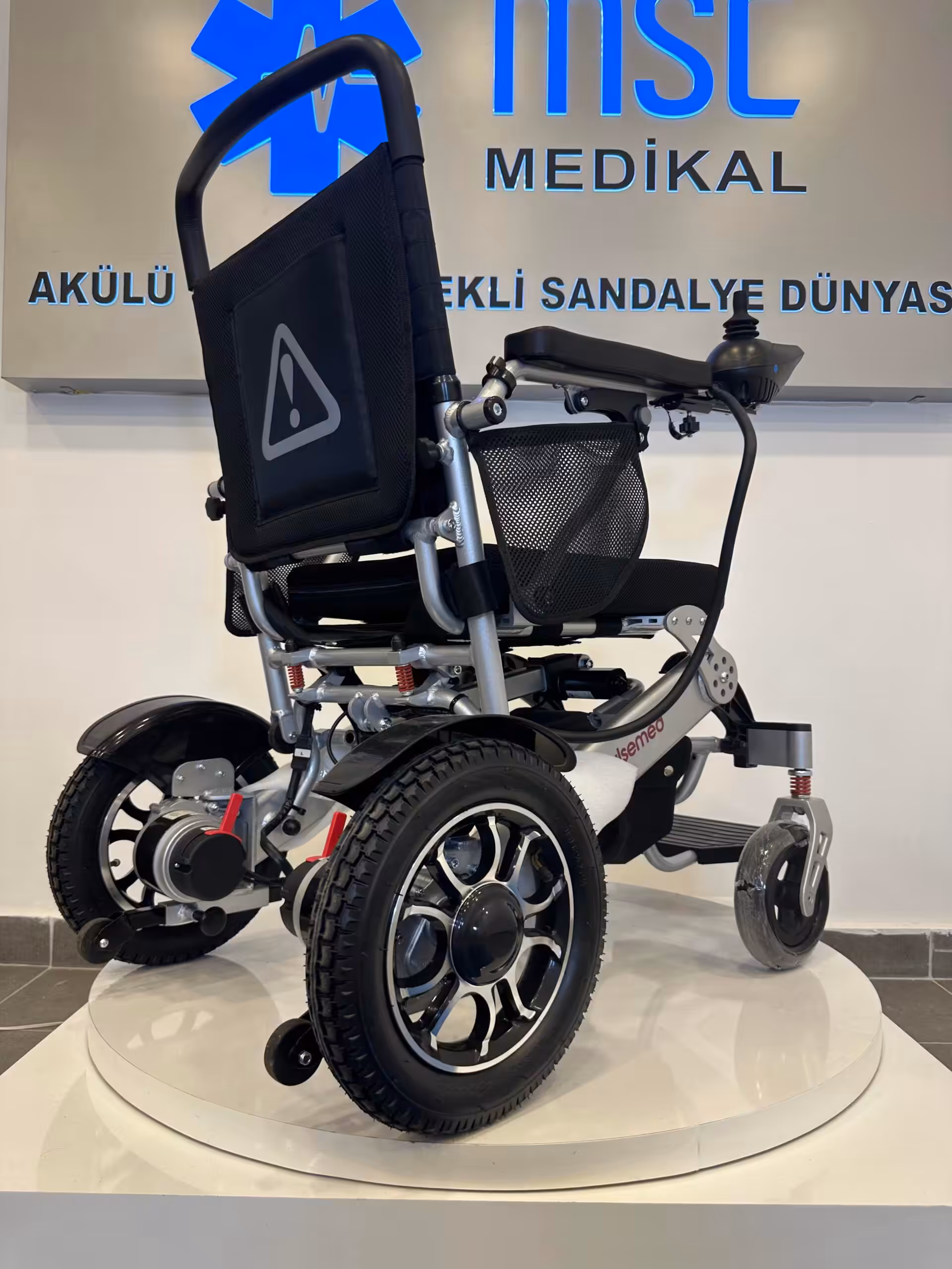 Pulsemed HG W630 Katlanabilir Uzaktan Kumandalı Akülü Tekerlekli Sandalye