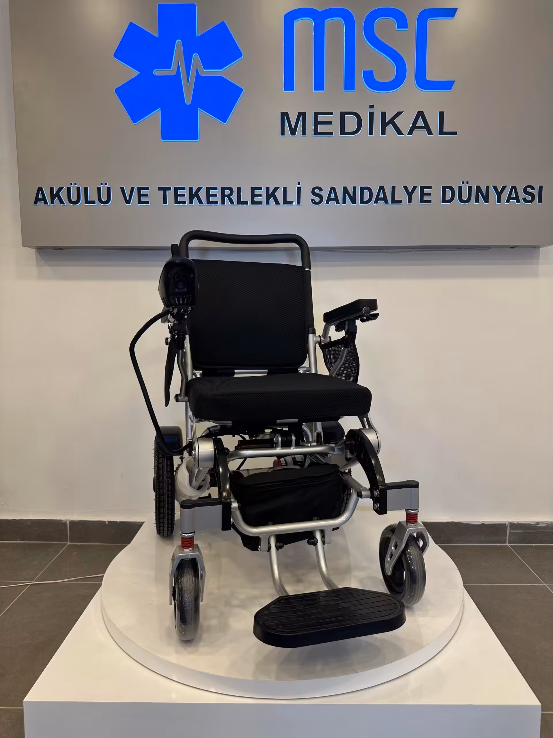 Pulsemed HG W630 Katlanabilir Uzaktan Kumandalı Akülü Tekerlekli Sandalye